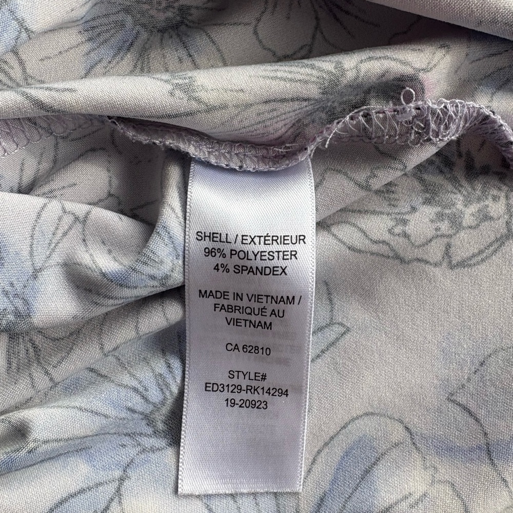 Ricki's Floral V-Neck Top | Size Large - Picture 8 of 10